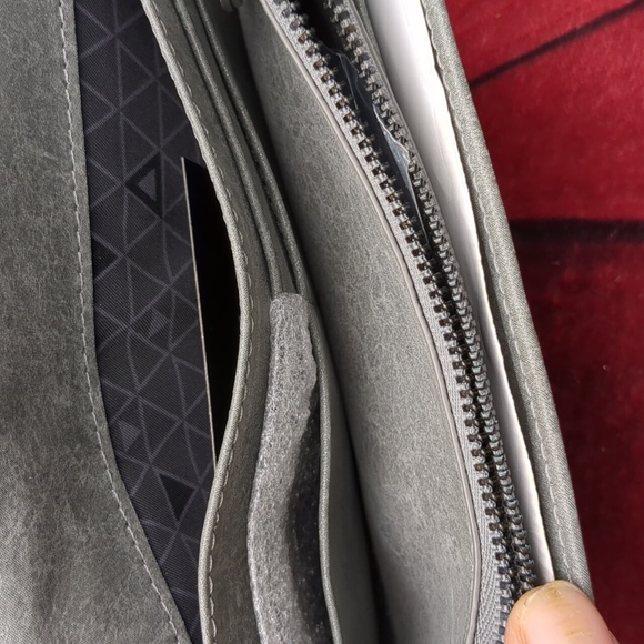 BotkierTrigger Flap Leather Wallet - Picture 9 of 11